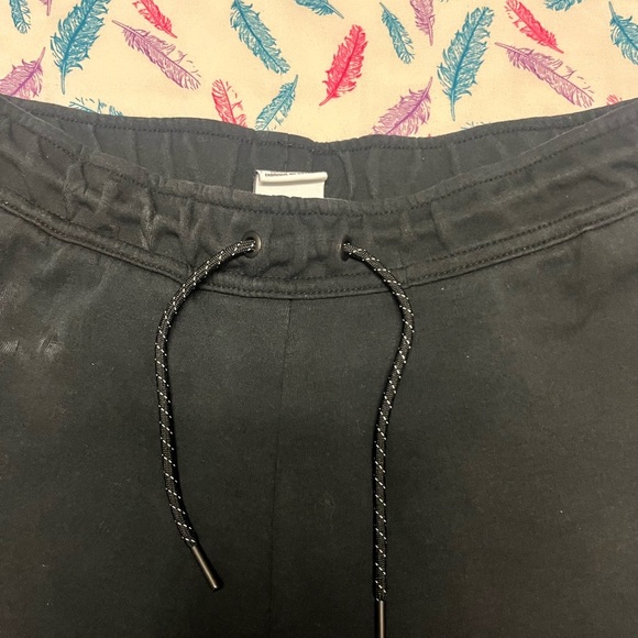 Nike Tech Black Shorts - Picture 3 of 6